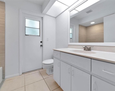 4819 Wecoma Avenue - Photo Thumbnail 13