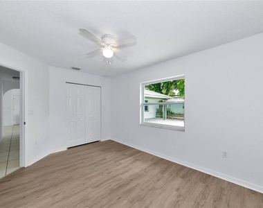 4819 Wecoma Avenue - Photo Thumbnail 11