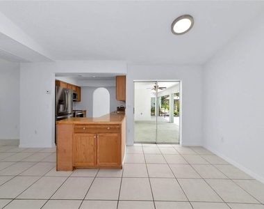 4819 Wecoma Avenue - Photo Thumbnail 7