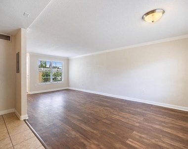 960 Highland Street - Photo Thumbnail 6