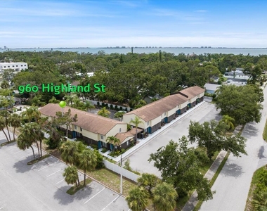 960 Highland Street - Photo Thumbnail 21