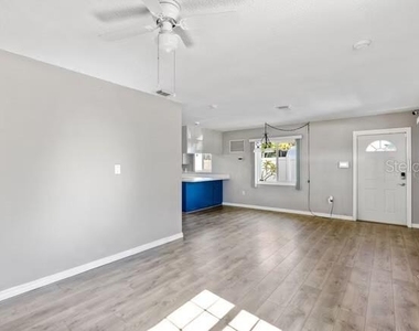 5318 17th Street W - Photo Thumbnail 3