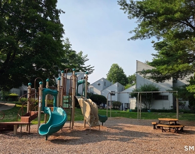 12 Talcott Forest Road - Photo Thumbnail 12