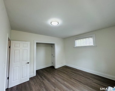 52 Howard Avenue - Photo Thumbnail 4