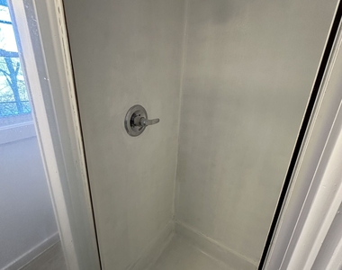 210 Derby Avenue - Photo Thumbnail 15