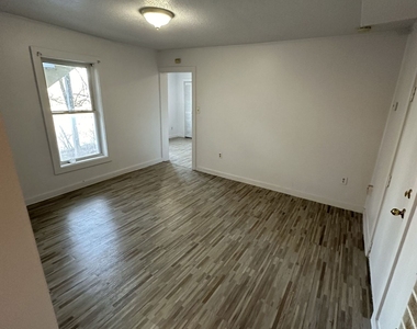 210 Derby Avenue - Photo Thumbnail 2