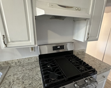 210 Derby Avenue - Photo Thumbnail 12