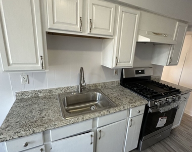 210 Derby Avenue - Photo Thumbnail 11