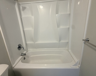 115 Short Beach Road - Photo Thumbnail 10
