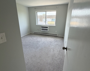 115 Short Beach Road - Photo Thumbnail 8