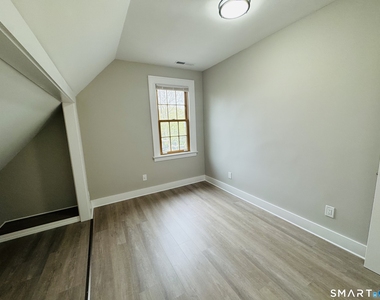 52 Howard Avenue - Photo Thumbnail 9