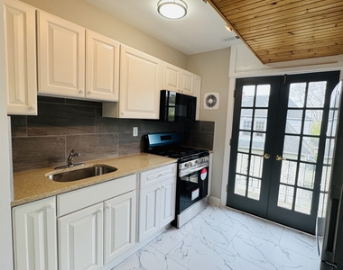 52 Howard Avenue - Photo Thumbnail 13