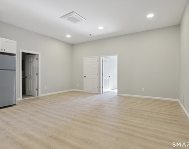215-219 Bank Street - Photo Thumbnail 12