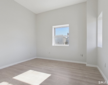 215-219 Bank Street - Photo Thumbnail 8