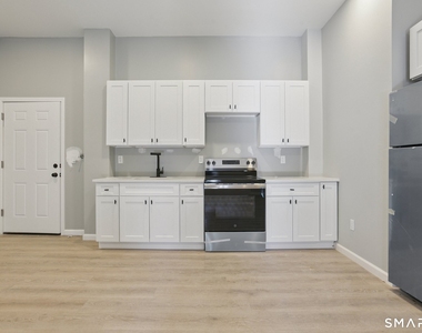 215-219 Bank Street - Photo Thumbnail 13