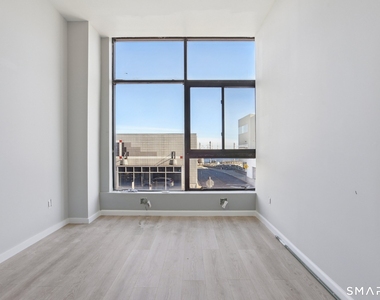 215 Bank Street - Photo Thumbnail 9