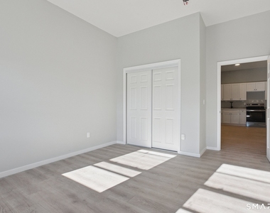 215 Bank Street - Photo Thumbnail 16