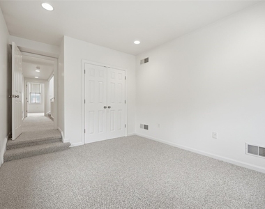 326 Hailman St - Photo Thumbnail 35