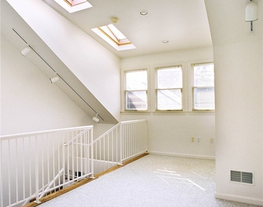 326 Hailman St - Photo Thumbnail 13