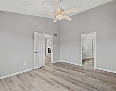 9704 Sundance Dr - Photo Thumbnail 13