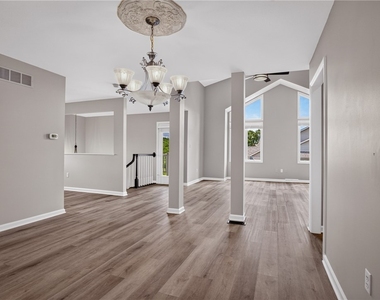 9704 Sundance Dr - Photo Thumbnail 6