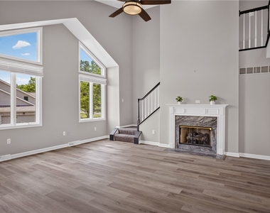 9704 Sundance Dr - Photo Thumbnail 5