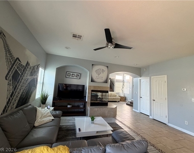 8316 Valleybreeze Avenue - Photo Thumbnail 2