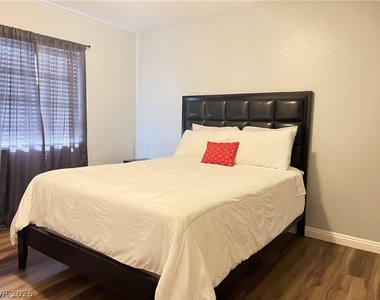 8316 Valleybreeze Avenue - Photo Thumbnail 20
