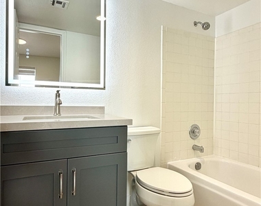 920 Rockview Drive - Photo Thumbnail 11