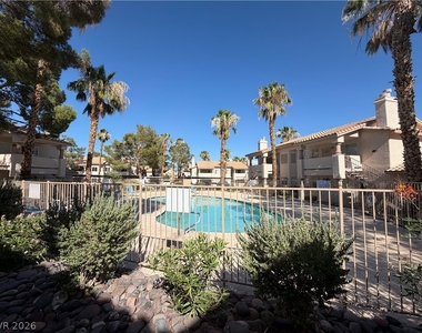 920 Rockview Drive - Photo Thumbnail 20