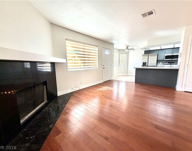 920 Rockview Drive - Photo Thumbnail 6