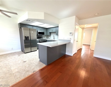 920 Rockview Drive - Photo Thumbnail 4