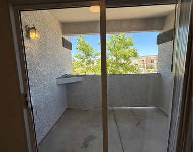 7255 W Sunset Road - Photo Thumbnail 8