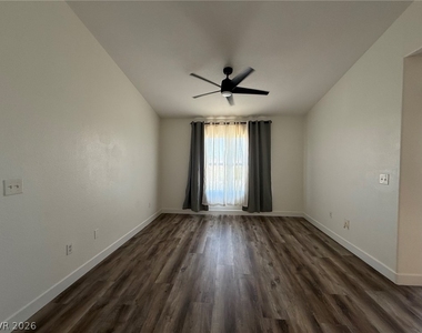 7255 W Sunset Road - Photo Thumbnail 5