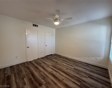 7255 W Sunset Road - Photo Thumbnail 15