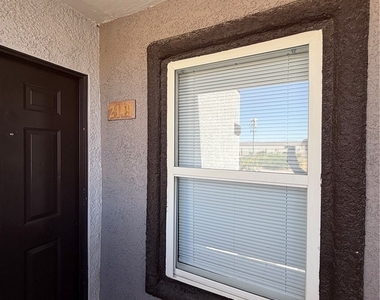 7255 W Sunset Road - Photo Thumbnail 2