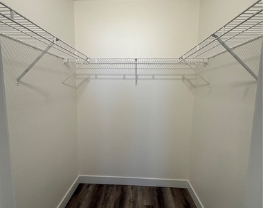 7255 W Sunset Road - Photo Thumbnail 17