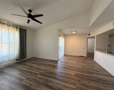 7255 W Sunset Road - Photo Thumbnail 3