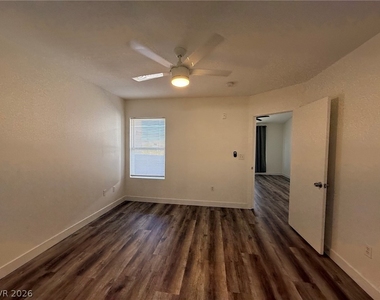 7255 W Sunset Road - Photo Thumbnail 16