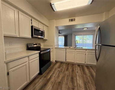 7255 W Sunset Road - Photo Thumbnail 10