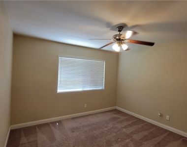 2750 S Durango Drive - Photo Thumbnail 6
