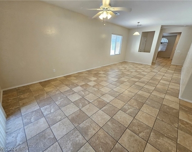5958 Saddle Horse Avenue - Photo Thumbnail 4