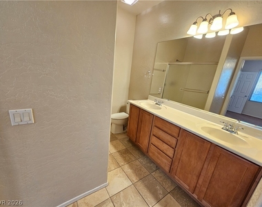 5958 Saddle Horse Avenue - Photo Thumbnail 10
