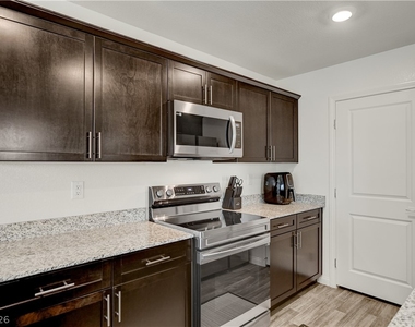 6924 Spicy Merlot Street - Photo Thumbnail 20