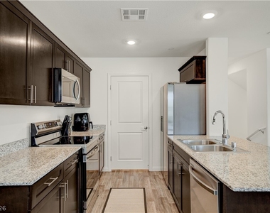 6924 Spicy Merlot Street - Photo Thumbnail 16