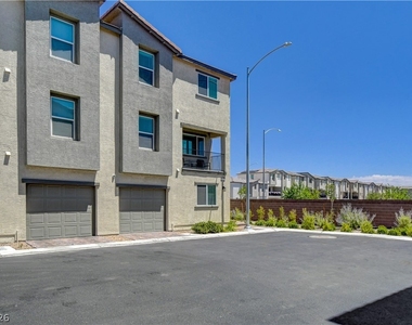 6924 Spicy Merlot Street - Photo Thumbnail 2