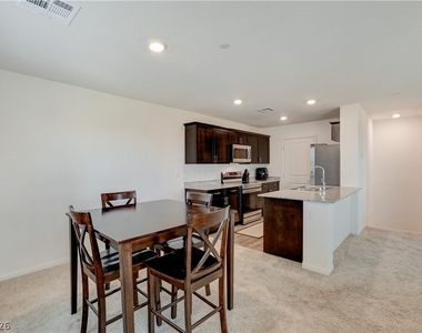 6924 Spicy Merlot Street - Photo Thumbnail 11