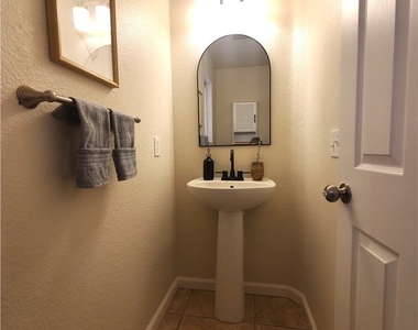 4808 Leadership Court - Photo Thumbnail 12