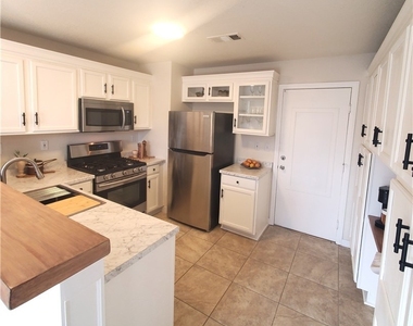4808 Leadership Court - Photo Thumbnail 7