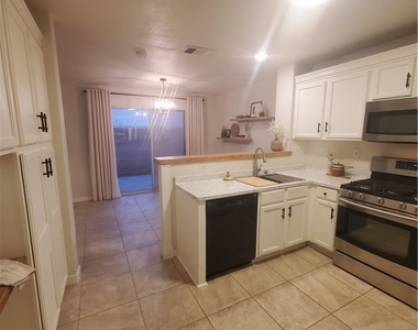 4808 Leadership Court - Photo Thumbnail 10